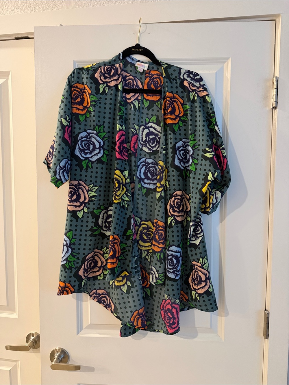 LuLaRoe Floral Button-Up Tunic in Green with Multicolor Roses
